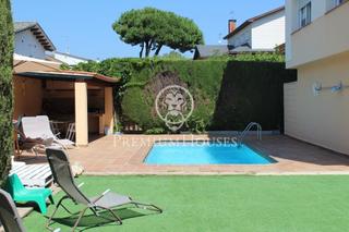 Maison à Arenys de Munt. Casa unifamiliar en venta con dos viviendas independientes en ar