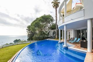 Casa a Montgoda. Villa con espectaculares vistas al mar en lloret de mar