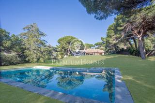 Casa a Rocaferrera. Impresionante casa en parcela plana en sant andreu de llavaneres