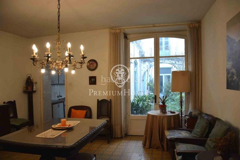 Foto a9a1b4d7-9bf0-496a-8ba2-c8b653209856. House in Centre Arenys de Mar