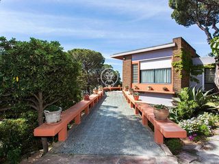Casa en Cabrera de Mar. Gran propiedad en venta en cabrera de mar - costa bcn