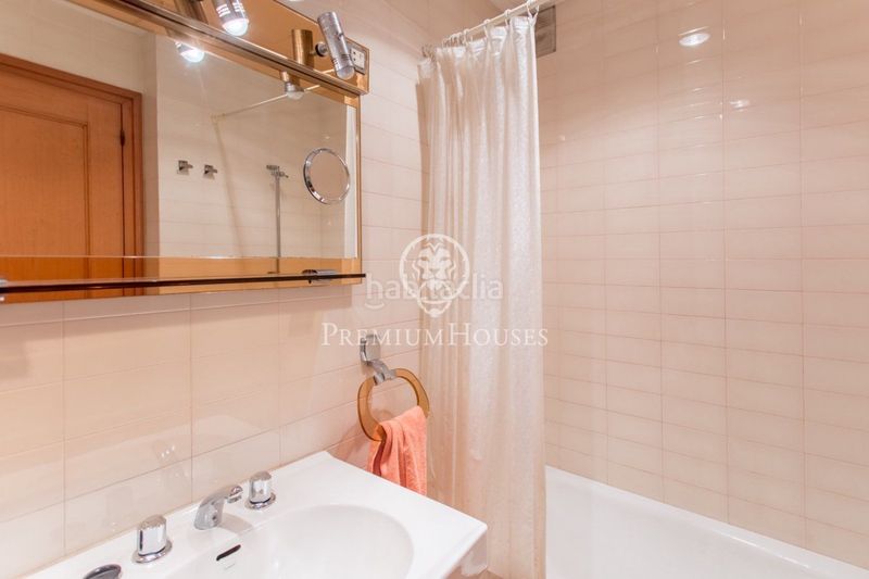 Foto edc76fdb-7872-41d6-bdfd-045ccf3c7f16. Casa amb calefacció aparcament a Malgrat de Mar