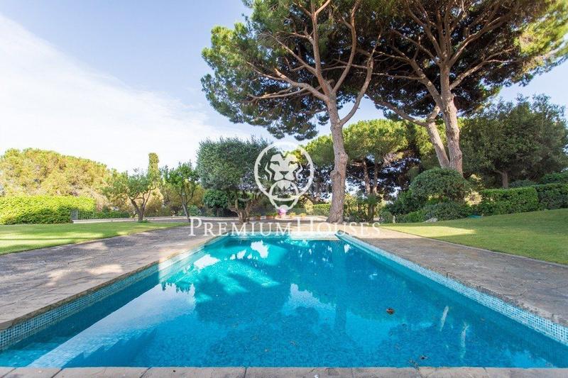 Foto 4833c4c3-a382-4ce6-8447-073b4b1a0640. Casa  en venta con piscina en Canafort-El Puntó Sant Andreu de Llavaneres
