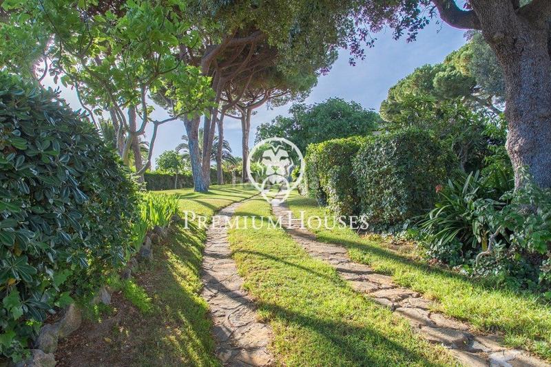 Foto 7904d6c4-64a9-41e2-8fa2-df762abcbfd5. Casa  en venta con piscina en Canafort-El Puntó Sant Andreu de Llavaneres