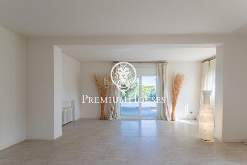 Foto d0b8df66-0174-465f-b62f-71031cee7eaa. Casa  en venta con piscina en Canafort-El Puntó Sant Andreu de Llavaneres