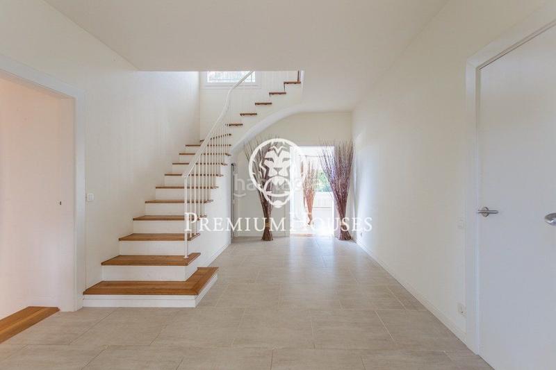 Foto d6f1aa80-5c98-4b80-a240-1fdba874fa99. Casa  en venta con piscina en Canafort-El Puntó Sant Andreu de Llavaneres