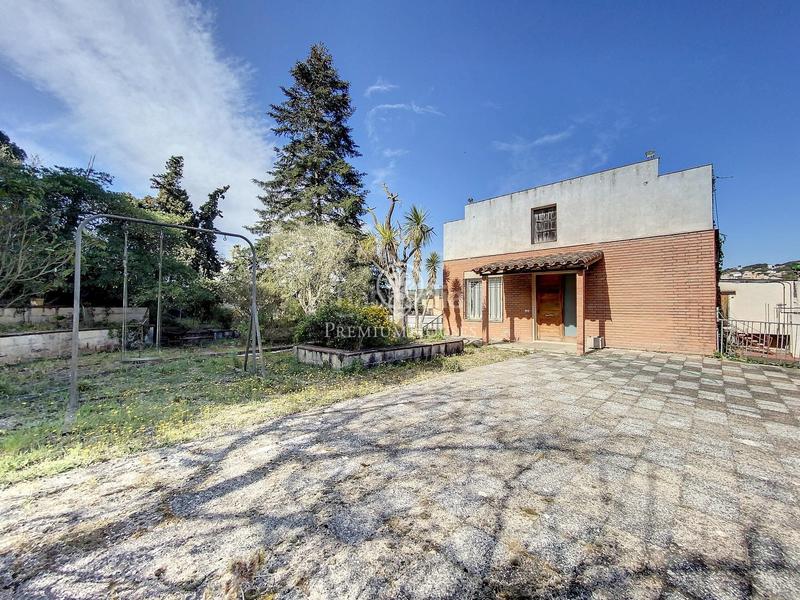 Foto 72561119-2da8-4a5a-8c32-44995d86070d. Wohngrundstück in Mont Ferrant-Joan Carles I Blanes