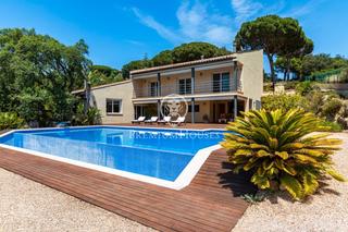 Maison à Cabrera de Mar. Gran propiedad con licencia turística en cabrera de mar