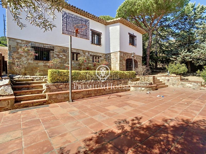 Foto 04088c9f-8c9f-40f5-aef6-6e73c82e8328. Casa amb calefacció aparcament piscina a Nucli Urbà Argentona