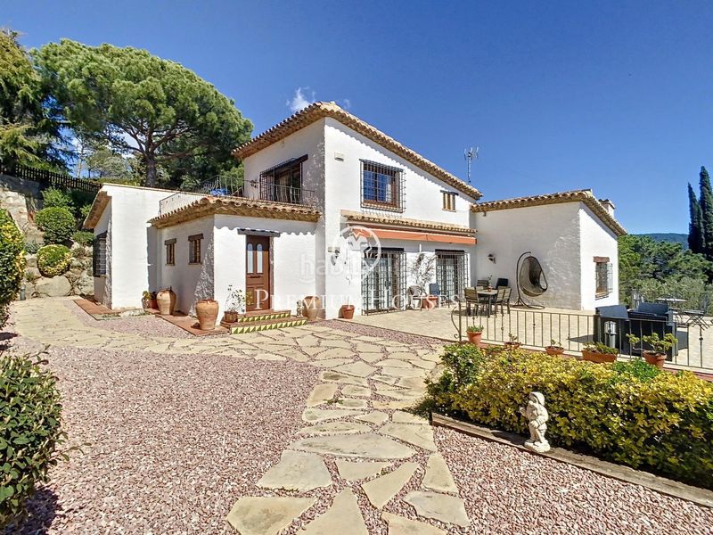 Foto 358a392d-6342-4088-a980-7151ad92082e. Casa amb calefacció aparcament piscina a Nucli Urbà Argentona