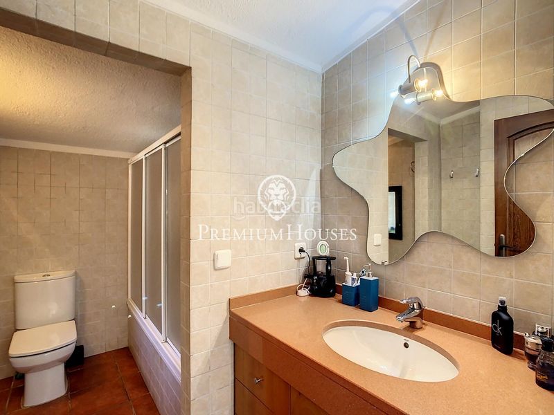Foto b56bbb46-e694-4c6b-a44d-437a38f6cde2. Casa amb calefacció aparcament piscina a Nucli Urbà Argentona
