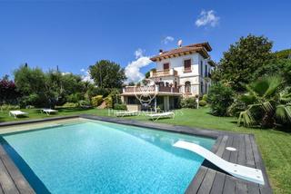 Casa a Canafort-El Puntó. Espectacular casa en venta con piscina en sant andreu de llavane