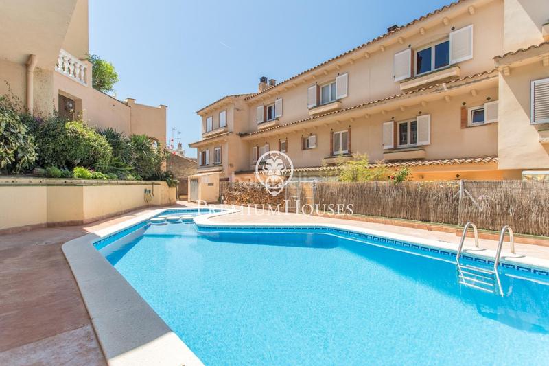 Foto 43896b8f-7efe-4089-ab62-ad64b0c72820. Semi detached house with heating parking pool in Tiana