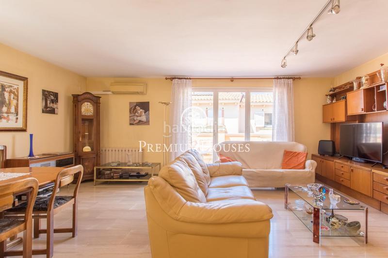 Foto 6a4a6284-3289-40e8-ad68-47a68e456925. Semi detached house with heating parking pool in Tiana