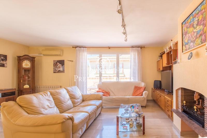 Foto a474db95-7770-450a-b6f5-41a1d59fcebb. Semi detached house with heating parking pool in Tiana