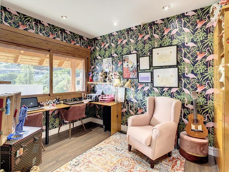 Foto 5157f4a5-e0fe-4cfd-8c5f-e133cb1c6a6a. Casa con riscaldamento parcheggio piscina in Urbanitzacions Mataró