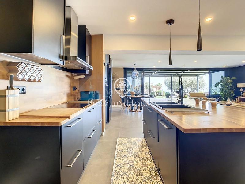 Foto 670b6f66-9034-4122-9bdc-d6549980330c. Casa con riscaldamento parcheggio piscina in Urbanitzacions Mataró