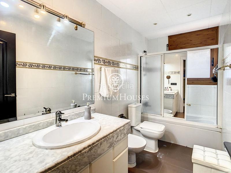 Foto fbb79940-4c8a-4075-a4be-ef98de8ac0f2. Casa con riscaldamento parcheggio piscina in Urbanitzacions Mataró