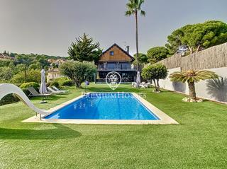Haus in Urbanitzacions. Casa en venta en mataro urbanizaciones con espectaculares vistas