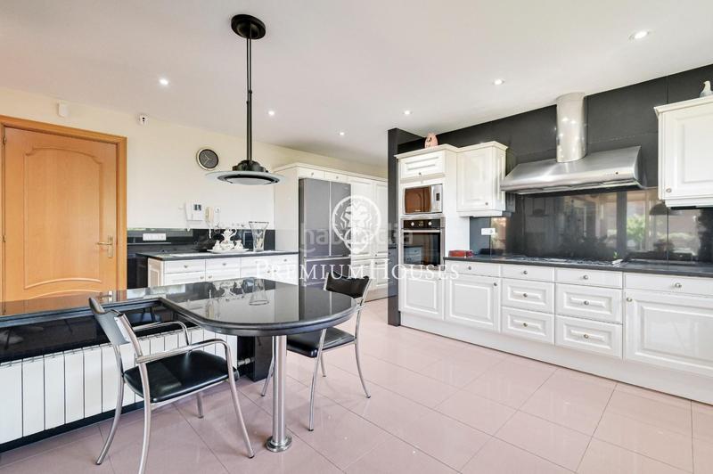 Foto 9e304496-1173-4220-b427-e0aca0a8f4a1. Rent house with heating parking in Nucli Urbà Argentona