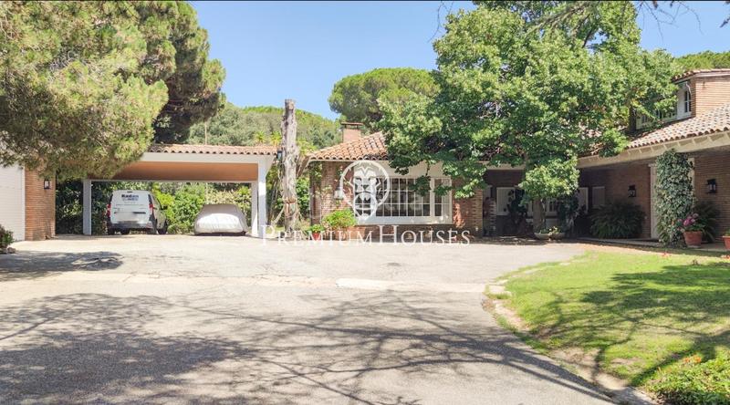 Foto 8a638ead-1443-49fb-b1f2-a728972ea1b6. Casa  en venta en Rocaferrera con vistas espectaculares al mar en parcela plana en Sant Andreu de Llavaneres