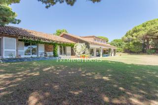 Maison à Rocaferrera. Casa en venta en rocaferrera con vistas espectaculares al mar en