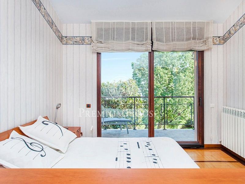 Foto 138d3dbf-9a25-4e64-b90f-2405d27c1e0c. Casa con riscaldamento parcheggio piscina in Calella