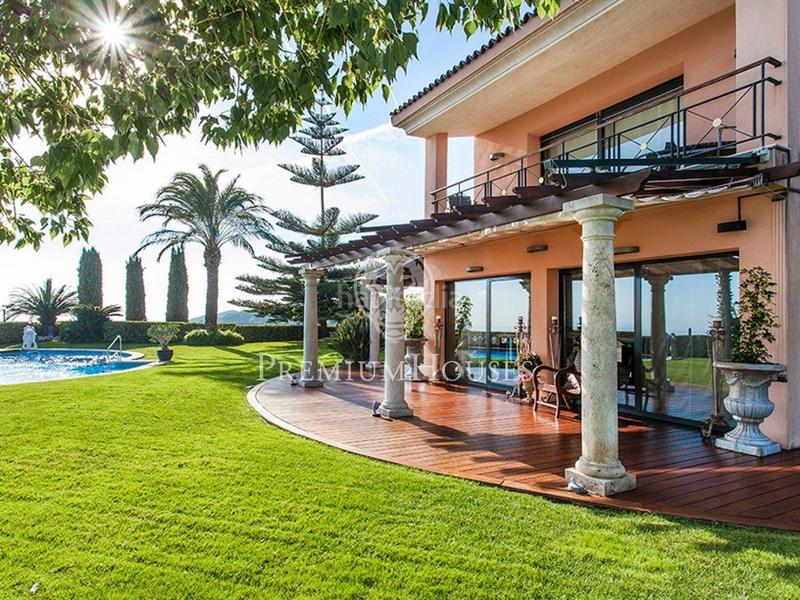 Foto 18b013fe-83f0-415a-aeda-e07351101c72. Casa con riscaldamento parcheggio piscina in Calella