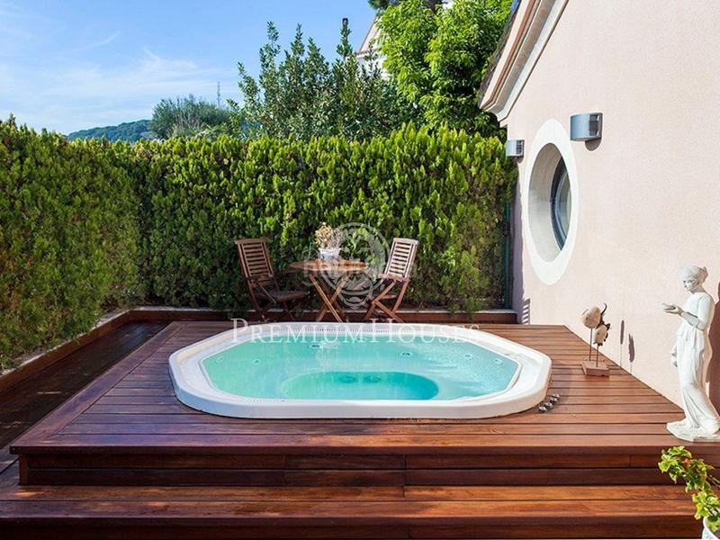 Foto 33ae3108-fc81-4b8f-9b11-b620bab2e0a3. Casa con riscaldamento parcheggio piscina in Calella