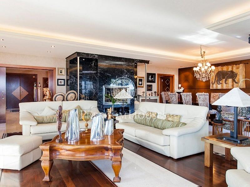 Foto 73f2d9e8-f23d-465d-91fc-e3546faf7892. Casa con riscaldamento parcheggio piscina in Calella