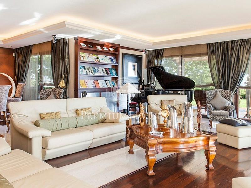 Foto 786c26c8-f1c8-489b-800d-80f837d3cc93. Casa con riscaldamento parcheggio piscina in Calella