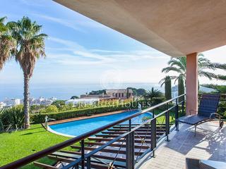 Maison à Calella. Lujo con vistas panorámicas al mar en calella