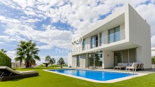 Maison à Urbanitzacions. Casa en venta en arenys de mar con espectaculares vistas al mar