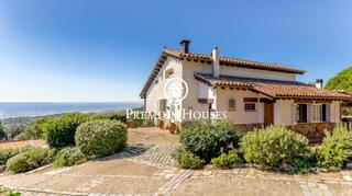Casa a Urbanitzacions. Casa en venta con espectaculares vistas al mar en mataró