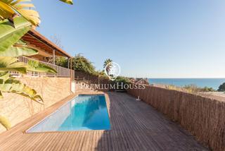 Maison à Victoria-Les Vil·les-Canyadell. Casa independiente con vistas al mar en venta en arenys de mar