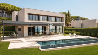 Casa en Centre. Exclusivas casas de obra nueva con vistas frontales al mar