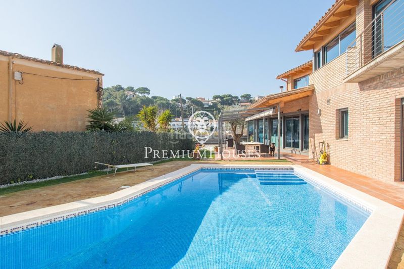 Foto 5c53b169-2d0e-4308-8361-f37a055fcb71. Casa amb calefacció aparcament piscina a Urbanitzacions Arenys de Mar