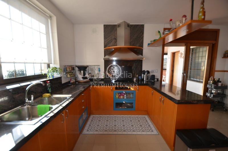 Foto 697345ad-0b4d-458c-b2f6-611abb76ac1d. Maison avec chauffage parking piscine dans Alella