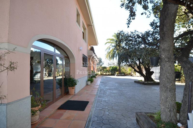 Foto 8e0da1a0-ed0e-4f6e-bc82-20af83b618c1. Maison avec chauffage parking piscine dans Alella