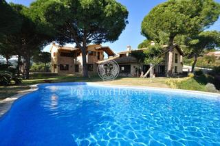 Rent House in Rocaferrera. 2 viviendas independientes en alquiler en sant andreu de llavane