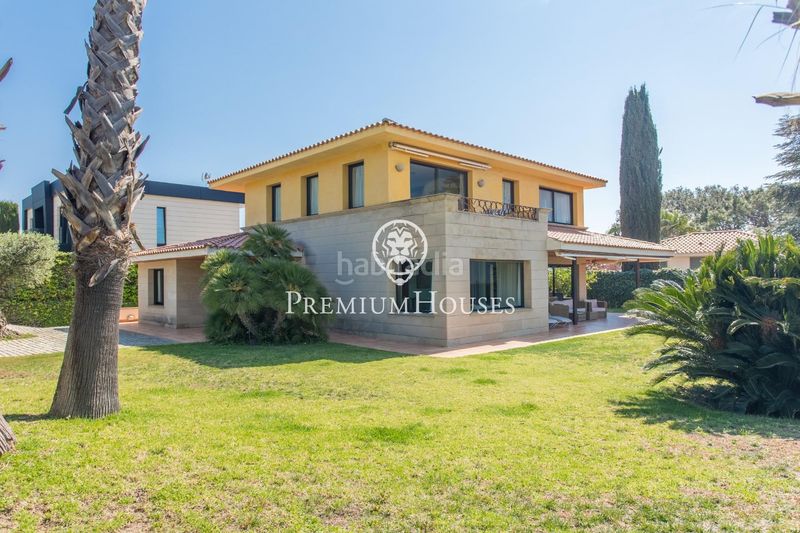 Foto 16a333df-9535-49c8-8897-56ba6145075a. Casa amb calefacció aparcament piscina a Alella