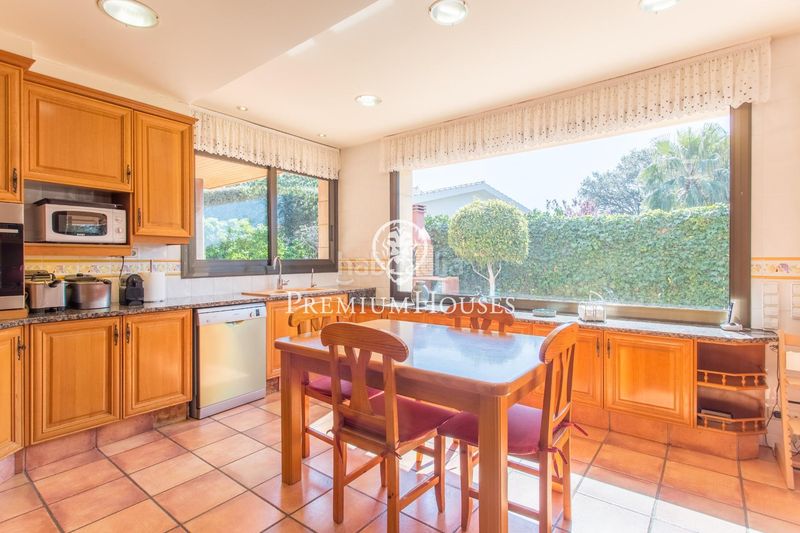 Foto fe2fb847-3740-4024-9cf5-4d49663d17ab. Casa amb calefacció aparcament piscina a Alella