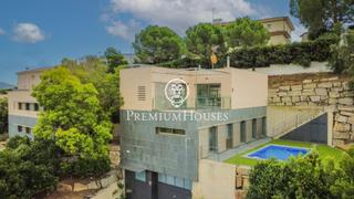 Casa a Alella. Casa en venta en alella muy cómoda en el centro