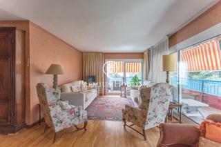 Etagenwohnung in Bellresguard-Can Teixidó. Piso amplio en venta en el masnou con excelentes vistas al mar