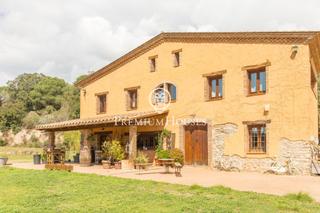 Masia a Campins. Masía con gran terreno o finca para caballos en plena naturaleza