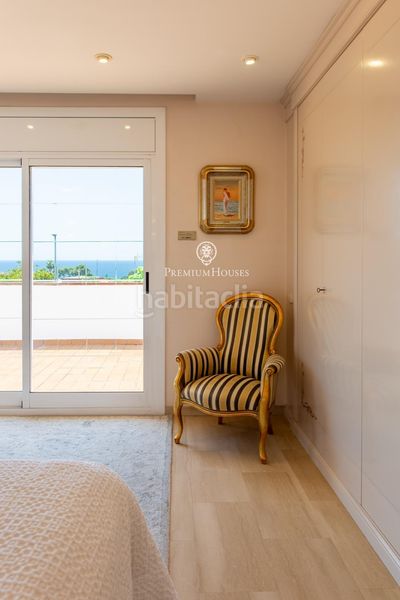Foto 3d4f184d-9267-482b-84c1-9106be6f6fc2. Casa amb calefacció aparcament piscina a Centre Masnou (El)