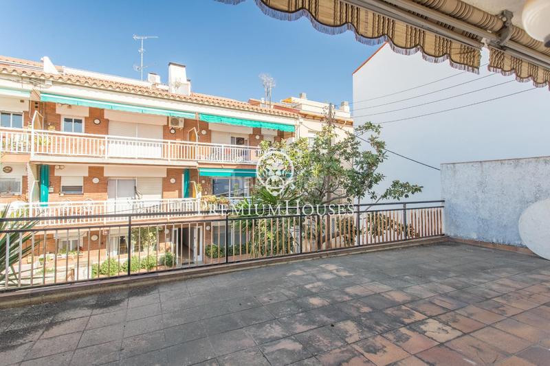 Foto 2f0e7120-ee96-4e41-bb8e-44cc6641d182. Edificio  en venta en el centro en Centre Sant Andreu de Llavaneres