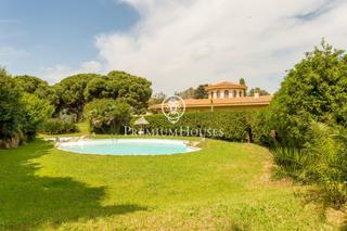 Masia a Pinemar. Exclusiva masía con 58.000m2 de terreno en venta en pineda de ma