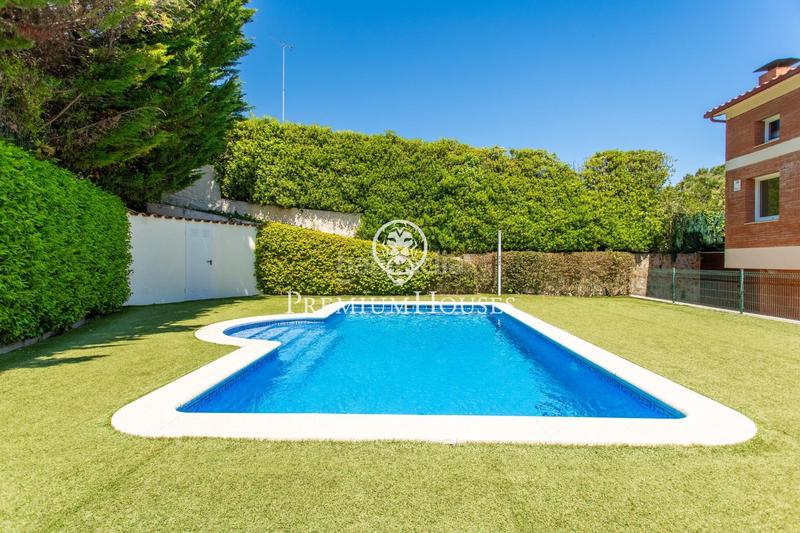 Foto 40737748-a456-4172-98ba-38809f9a7c41. Casa amb calefacció aparcament piscina a Centre Sant Andreu de Llavaneres