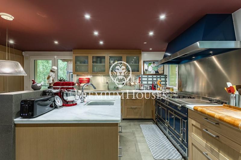 Foto be60ffe0-01ef-4de8-ab1a-3096a9572cb6. Casa amb calefacció aparcament piscina a Mas Ram Badalona